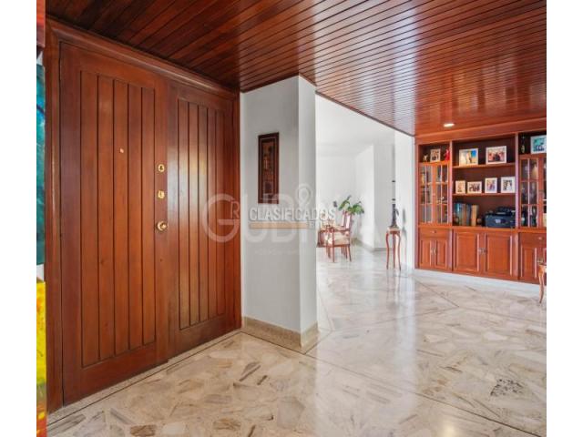 Apartamentos, Venta en Santa Mónica Central