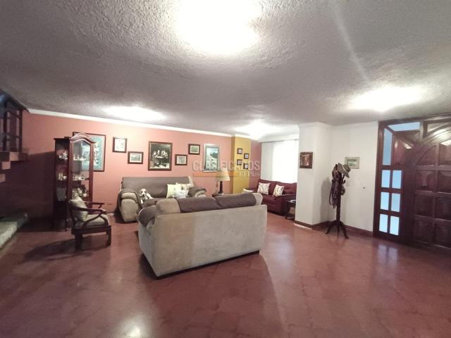 Casas, Venta en Ciudad Jardín