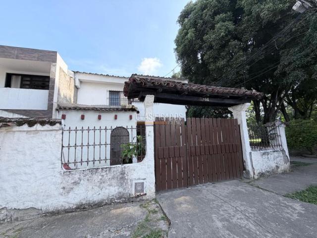 Casas, Alquiler en Prados del Norte