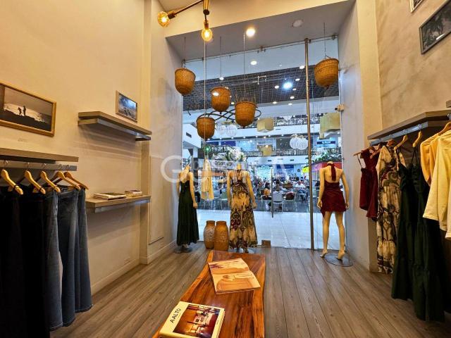 Locales y Bodegas, Alquiler en Centenario