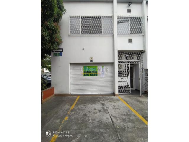 Locales y Bodegas, Alquiler en Versalles