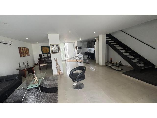 Casas, Venta en Ciudad Jardín