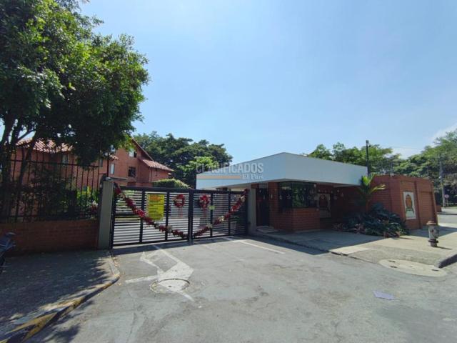 Casas, Alquiler en Ciudad Jardín