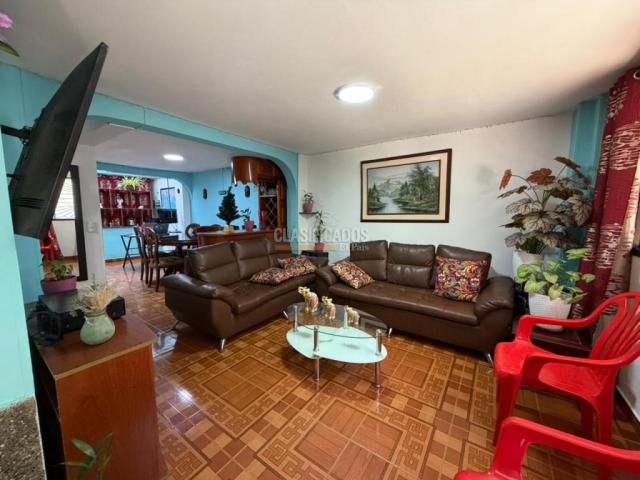 Casas, Venta en Dos Quebradas