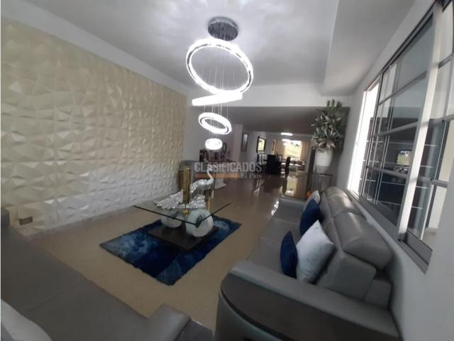 Casas, Venta en La Hacienda