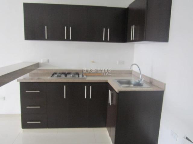 Apartamentos, Alquiler en Paseo de los Almendros