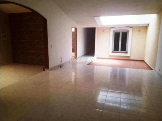 Casas, Venta en Las Quintas de Don Simón