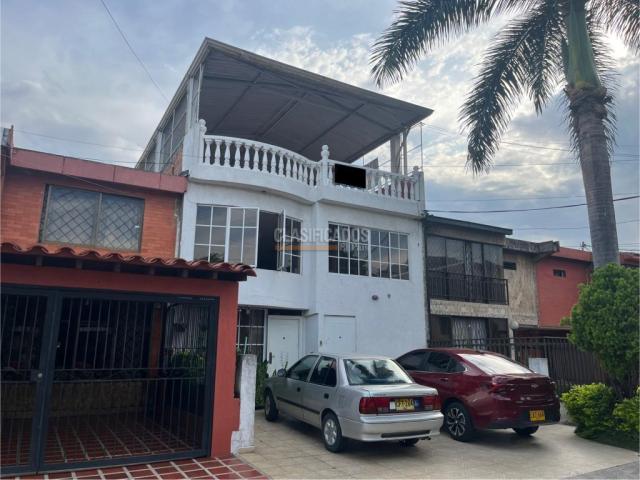 Casas, Venta en Urbanización La Merced