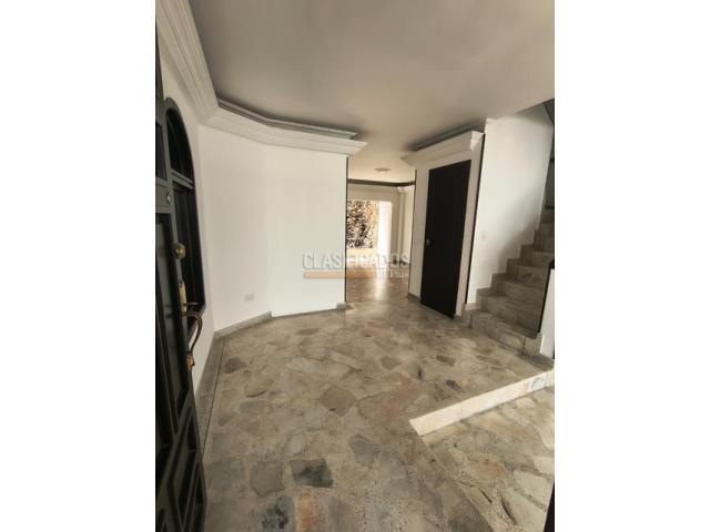 Casas, Alquiler en Camino Real