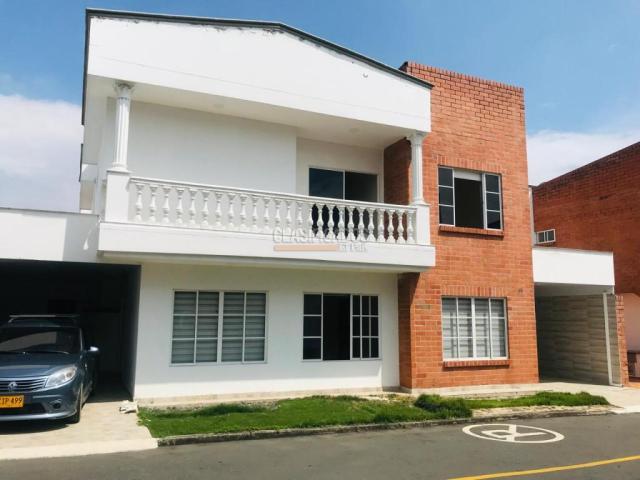 Casas, Venta en Ciudad Jardín