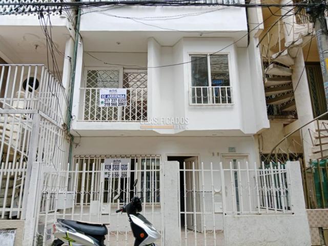 Casas, Alquiler en Ciudad Córdoba