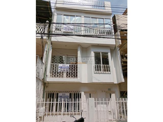 Casas, Alquiler en Ciudad Córdoba