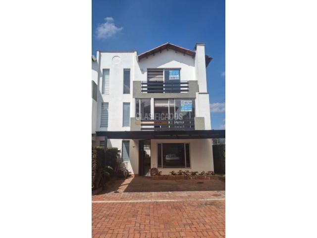 Casas, Alquiler en Chía