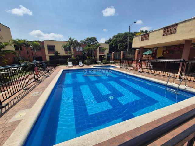 Casas, Venta en La Hacienda