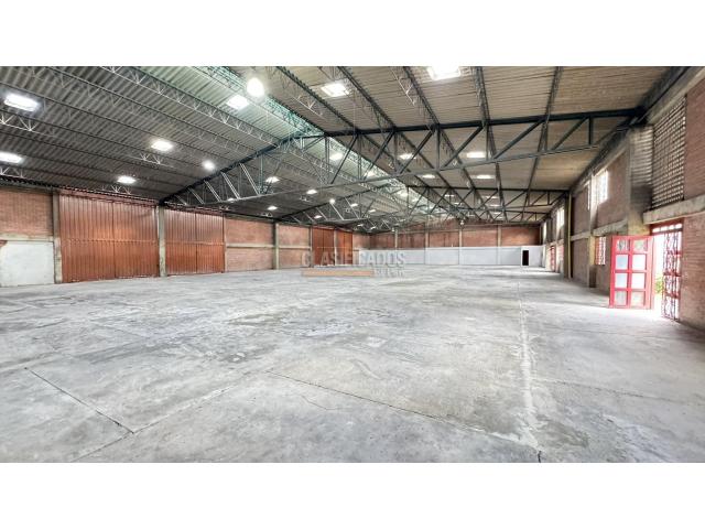 Locales y Bodegas, Alquiler en La Nubia