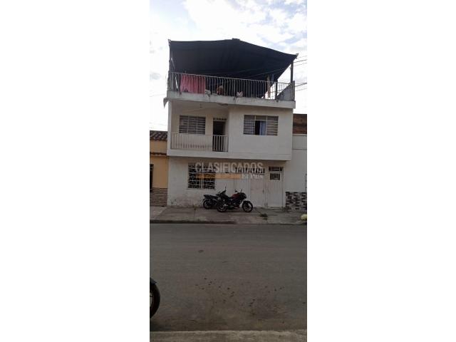 Casas, Venta en Saavedra Galindo