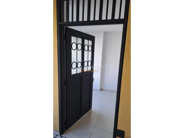 Apartamentos, Alquiler en San Bosco