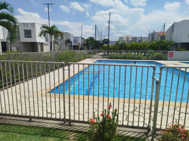 Casas, Venta en Ciudad Country