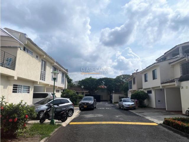 Casas, Venta en La Hacienda