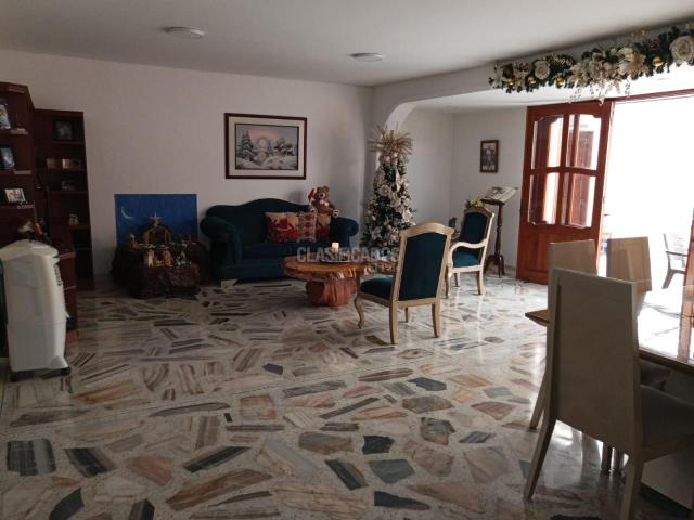 Casas, Venta en La Flora