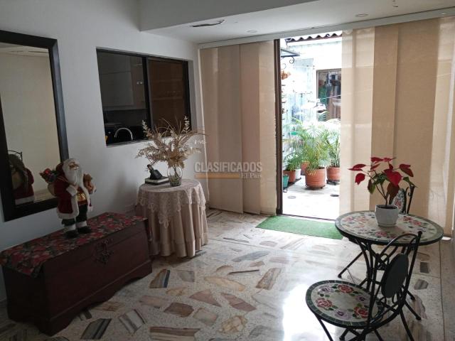 Casas, Venta en La Flora