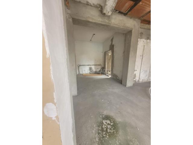 Locales y Bodegas, Alquiler en Centenario