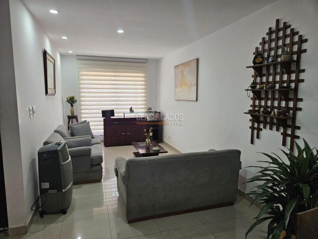 Casas, Venta en Ciudad 2.000