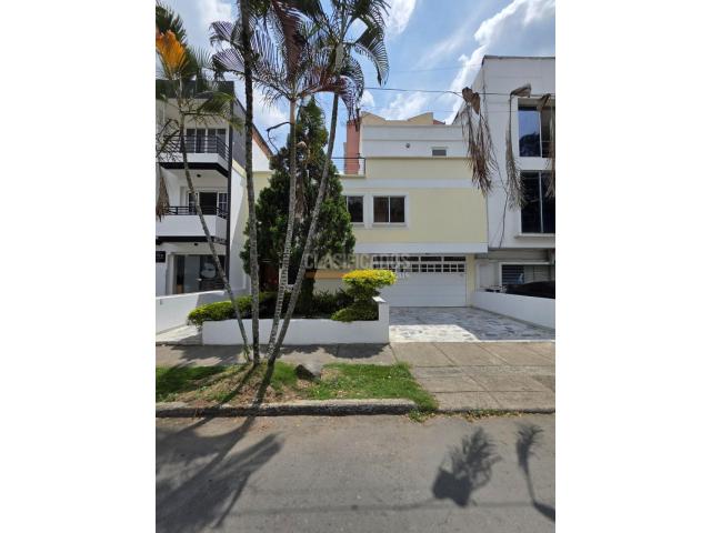 Casas, Venta en Ciudad Jardín