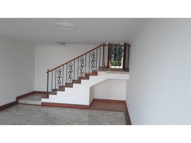 Casas, Venta en La Flora