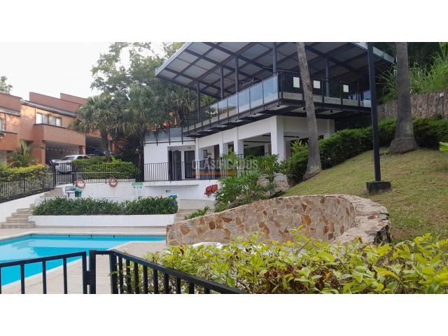 Casas, Venta en La Flora