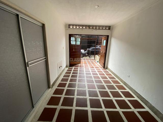 Locales y Bodegas, Alquiler en Alameda