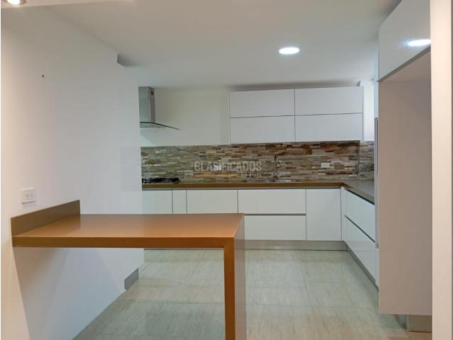 Apartamentos, Alquiler en San Fernando