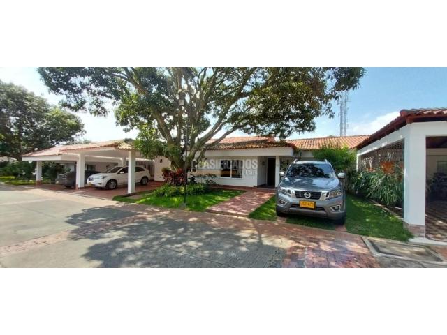 Casas, Venta en Ciudad Jardín