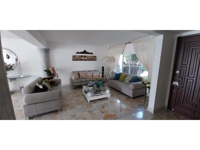 Casas, Venta en Ciudad Jardín