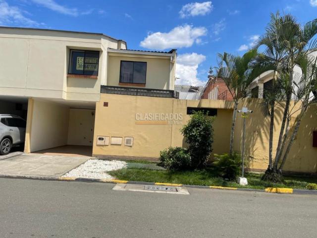 Casas, Venta en La Hacienda