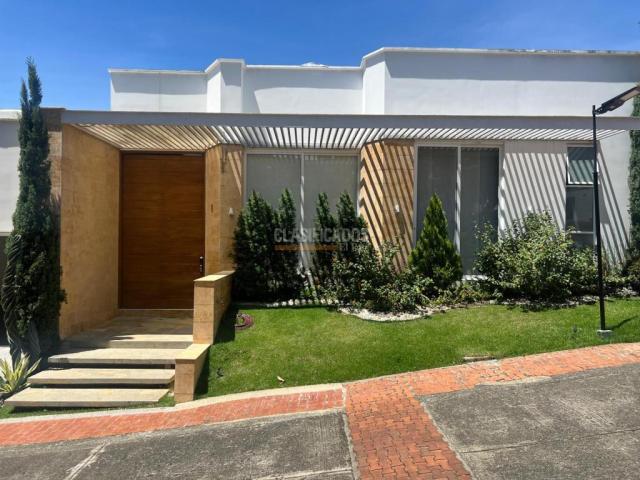 Casas, Venta en Ciudad Jardín