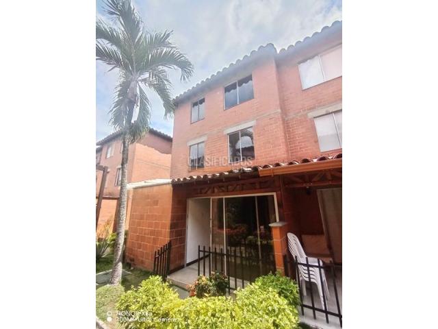 Casas, Alquiler en Villa del Sol