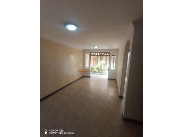 Casas, Alquiler en Villa del Sol