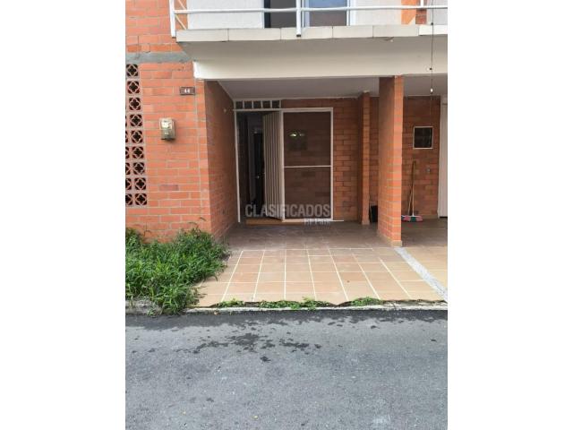 Casas, Alquiler en Palmira