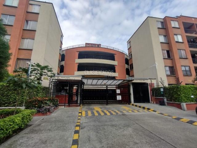 Apartamentos, Venta en Primero de Mayo