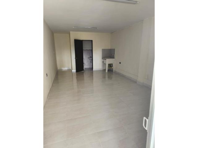 Locales y Bodegas, Alquiler en La Base