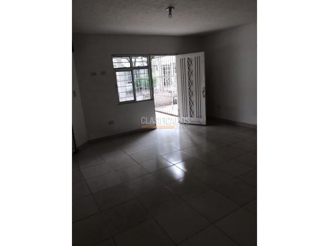 Locales y Bodegas, Alquiler en La Independencia