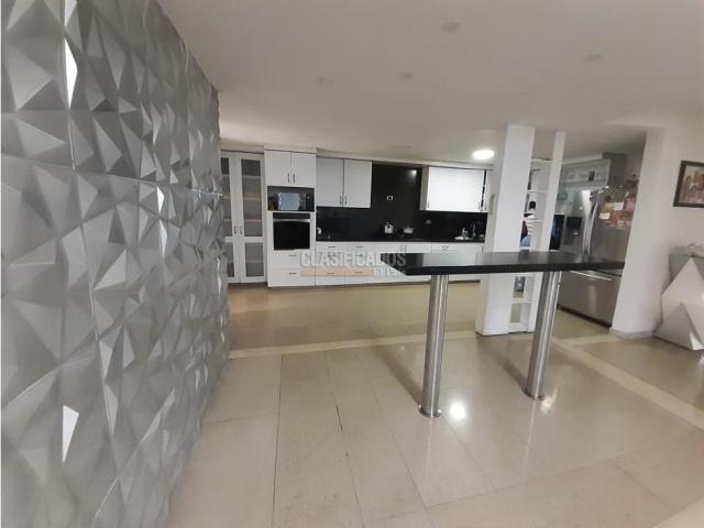 Casas, Venta en La Hacienda