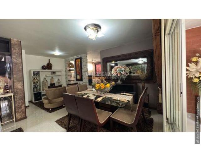 Apartamentos, Venta en Altos Menga