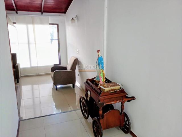 Casas, Venta en La Flora