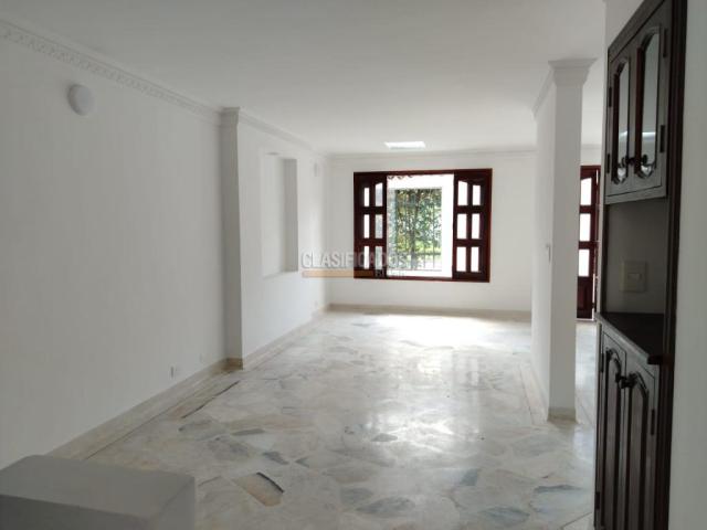 Casas, Alquiler en Ciudad Jardín