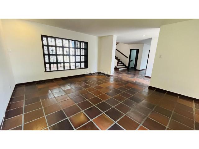 Casas, Alquiler en Santa Rita