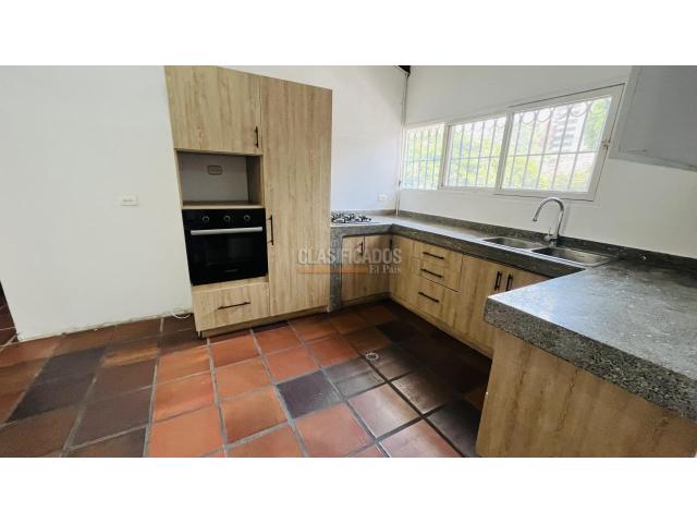 Casas, Alquiler en Santa Rita