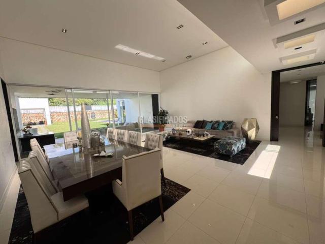 Casas, Venta en Ciudad Jardín