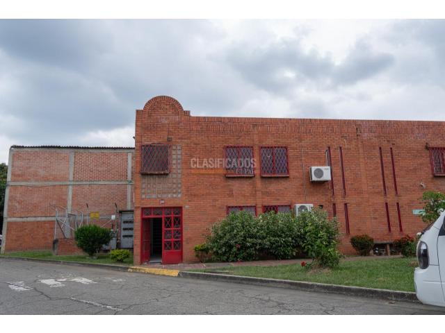 Locales y Bodegas, Alquiler en La Nubia